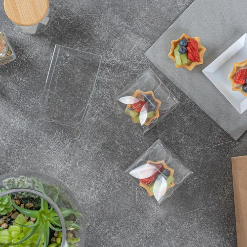 Vista 9 de Restaurantware - Cajas de recuerdo de boda de 2.8 x 2.4 pulgadas, 100 cajas de dulces transparentes con parte superior de trébol. Para bodas, baby