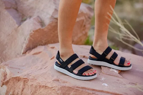 Vista 6 de KEEN Elle Sandalias de punta abierta con plataforma elástica para mujer, Negro (BlackVapor)