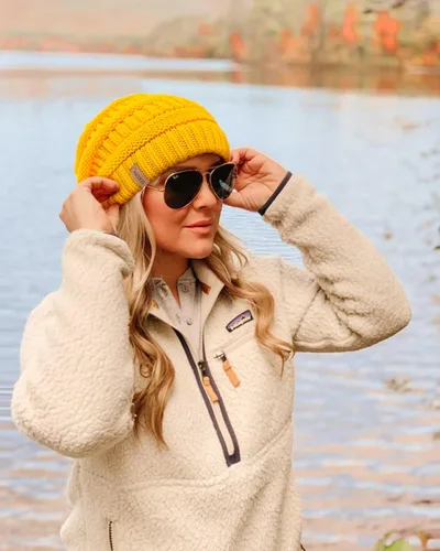 Vista 39 de FURTALK Gorro de invierno para mujer, con forro de satén, tejido trenzado, grueso, holgado, gorro cálido