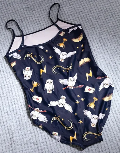 Vista 4 de Harry Potter Trajes de baño para niñas Hogwarts borgoña o azul marino Hedwig