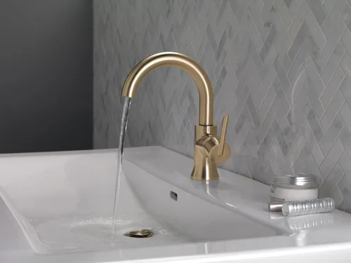 Vista 2 de Delta Faucet Trinsic Grifo de Baño de Un Solo Orificio, Grifo de Lavabo de Baño Dorado, Grifo de Baño de Una Sola Manija, Tecnología Diamond Seal