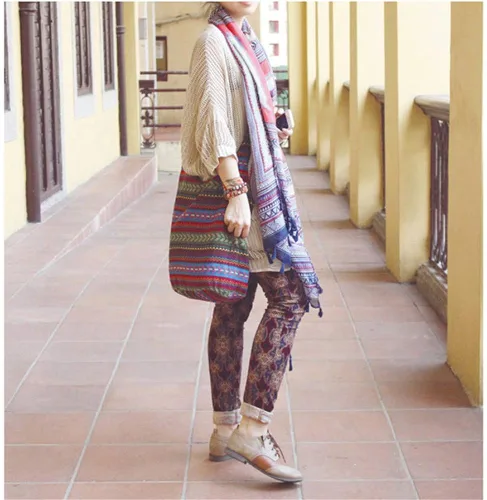 Vista 4 de KARRESLY - Bolso bandolera de algodón bohemio, estilo hippie, hecho a mano