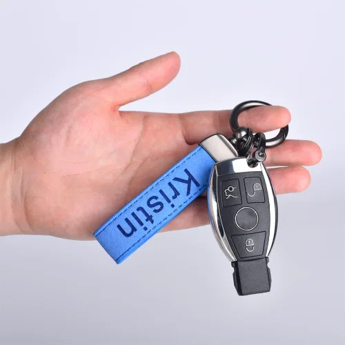Vista 3 de Llavero de cuero personalizado para automóvil, llaveros universales personalizados para llaveros, con anillo en D antipérdida y 2 llaveros