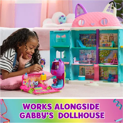 Vista 5 de Gabby's Dollhouse Celebration Party Bus, set de juego transformador