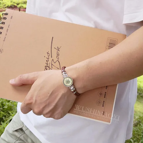 Vista 4 de WUSHIMAOYI Stock Photo - Pulsera de brújula antigua para personalizar tu propio