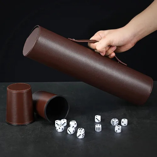 Vista 3 de Party Games - Juego de tazas de dados de cuero, 5 tazas de dados negros + 25 dados + funda exclusiva de almacenamiento y transporte hecha