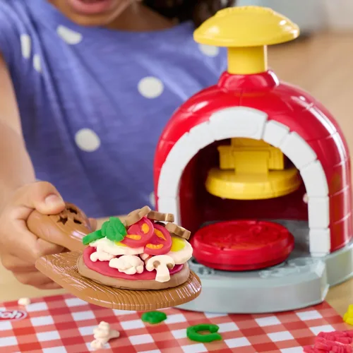 Vista 4 de Play-Doh Stamp & Spin Pizza Playset, 8 accesorios y 5 colores, juguetes de comida y cocina para niños, a partir de 3 años