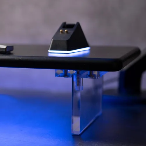 Vista 4 de Soporte elevador de bambú para monitor con luces RGB, estante de escritorio de 31.5 pulgadas con patas acrílicas para escritorio, monitor