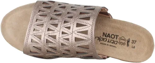 Vista 6 de Naot Kayla sandalia con taco de cuña para mujer Piel de lagarto beige