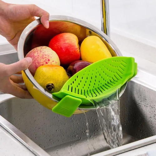 Vista 4 de DaKuan - Colador a presión, 2 paquetes de colador de manos libres con clip, resistente al calor, boquilla para pasta, fideos vegetales, olla y sartén
