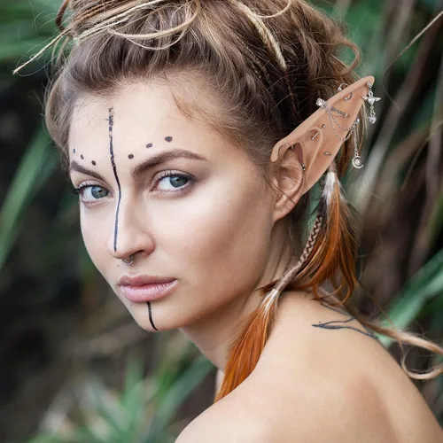 Vista 3 de FRESHME Juego de orejas de elfo Pixie con piercings para cosplay, orejas de elfo puntiagudas y cadenas de ángel negro, aretes de orejas de elfo