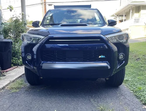 Vista 4 de iJDMTOY Emblema de rejilla de estilo retro de 3 colores en forma de montaña compatible con Toyota Tacoma Tundra 4Runner FJ Cruiser RAV4 Hilux, etc.