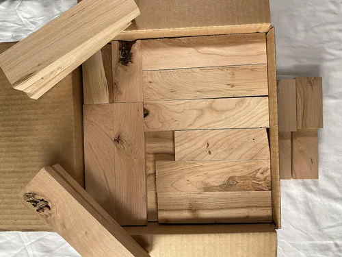 Vista 10 de Cajas de tablas de desechos sobrantes.