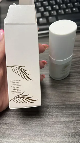 Vista 7 de Pure Fiji Suero multiactivo para cara y piel, suero de vitamina C antienvejecimiento para cara e hidratante diario, suero facial antiarrugas, 1 onza