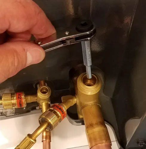 Vista 3 de Uniweld DHW316 Adaptador de llave hexagonal doble de 3/16 pulgadas y 5/16 pulgadas para llave de trinquete de servicio