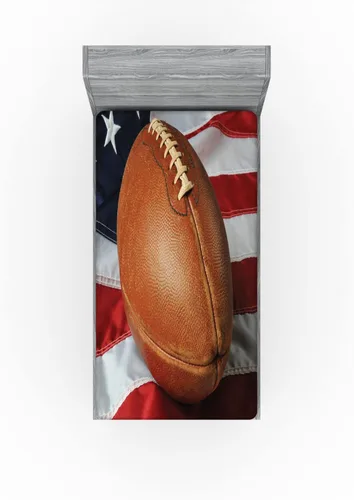 Vista 3 de Lunarable Sábana bajera deportiva, diseño de fútbol contra una bandera de Estados Unidos en formato vertical, patriotismo nacional y deportivo