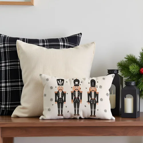 Vista 3 de PANDICORN - Funda de almohada decorativa de Cascanueces de Navidad 12x20 pulgadas, decoración de Navidad en negro con Cascanueces, cojín decorativo