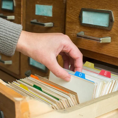 Vista 7 de Lewtemi 50 separadores de tarjetas de índice de 3 x 5 pulgadas, separadores de tarjetas de índice con tarjetas guía con 2 calcomanías de números