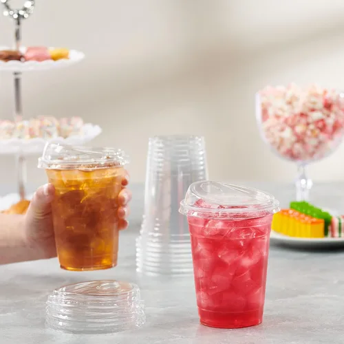 Vista 6 de GUSTO Vasos de plástico transparente con tapas [16 onzas – 100 unidades] – Vasos desechables para café helado con tapas sin popote para batidos