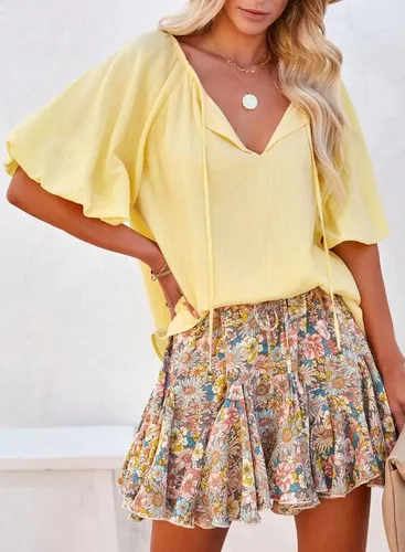 Vista 2 de Dokotoo Women's Casual Boho Solid Color V Neck Summer Tops Drawstring Short Puff Sleeve T Shirt Blouses