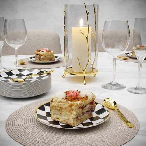 Vista 4 de Trendables Mini platos de postre desechables con cucharas de oro I 120 PCS I Sirves 60 Personas I Platos pequeños a cuadros con gol cuadriculado