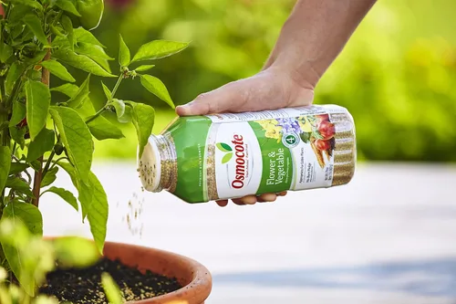 Vista 4 de Osmocote Smart-Release - Alimento para plantas para flores y verduras, fertilizante para plantas, 2 libras (paquete de 12)