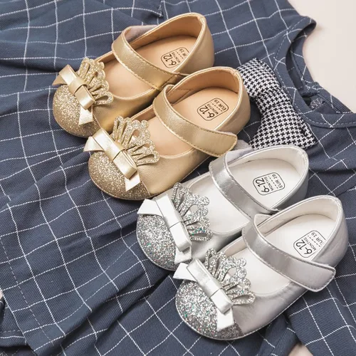 Vista 2 de Sawimlgy Zapatos de ballet Mary Jane con lentejuelas para bebé y niña, de piel sintética, para boda, fiesta, princesa, suela de goma, para niños