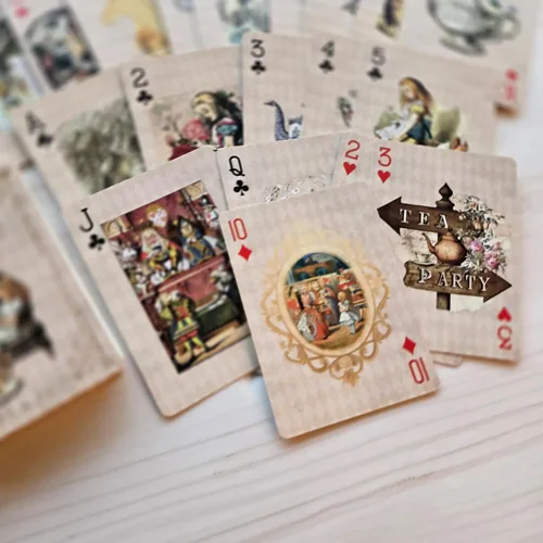 Vista 2 de Serenity Fair Alice's Adventures in Wonderland - Baraja de 54 cartas únicas (beige)