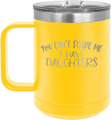 Vista 13 de You CANT SCARE ME I Have DAUGHTERS Taza de café negra de 15 oz con tapa deslizante Taza de café de viaje aislada Ideas de regalo del día