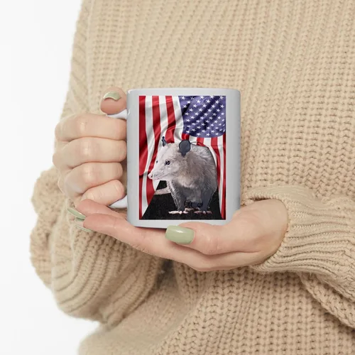 Vista 3 de Taza de café de cerámica blanca con diseño temático americano con zarigüeya, 11 onzas, regalos para amantes de los animales salvajes