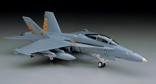 Vista 2 de Hasegawa 1/72 F/A-18D Hornet
