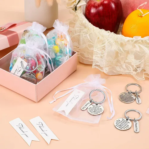 Vista 4 de Yinkin 36 piezas de regalos de agradecimiento a los empleados a granel para compañeros de trabajo, llaveros de organza con tarjetas para regalos