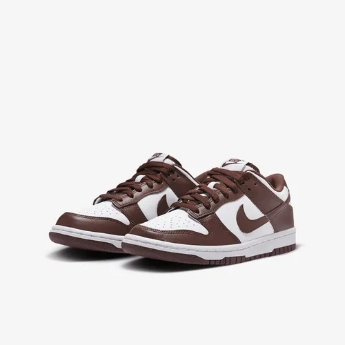 Vista 409 de Nike Kid's Dunk Low Sneaker