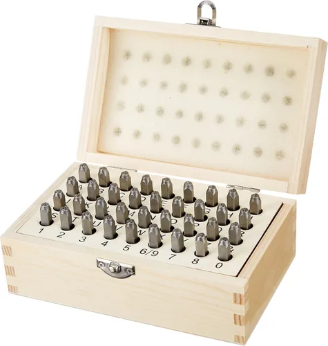 Vista 7 de Amazon Basics Kit de sellos de metal con alfabeto y número de 36 piezas con estuche de madera, 4/25 pulgadas