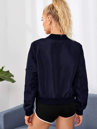 Vista 2 de Romwe Chaqueta clásica de motociclista con cremallera para mujer, chaqueta de bomber