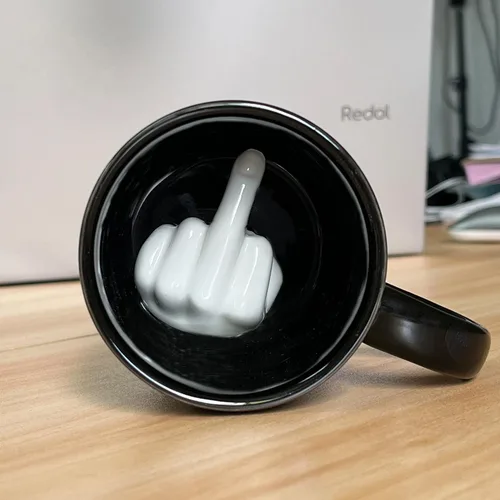 Vista 3 de Up Yours - Taza de café de cerámica 3D con dedo medio, divertida taza con texto en inglés "Have a Nice Day", perfecta para el día de San Valentín