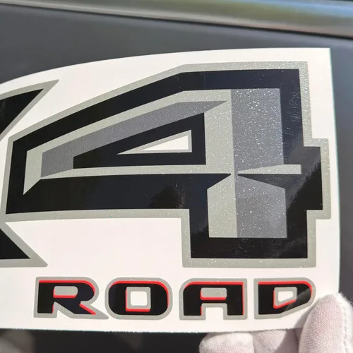 Vista 4 de GOLD HOOK FX4 - Calcomanías todoterreno compatibles con Ford F-150 2015-2026, serie Diamond, acabado brillante negro y rojo, juego de 2