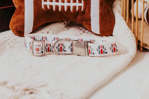 Vista 2 de Ohio State Buckeye - Collar para perro con estampado de patas (pequeño)