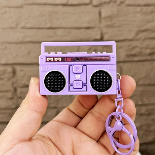 Vista 4 de Moda retro forma de radio llavero bolsa colgante nostálgico cinta grabadora colgantes artesanía pequeños altavoces llavero chica
