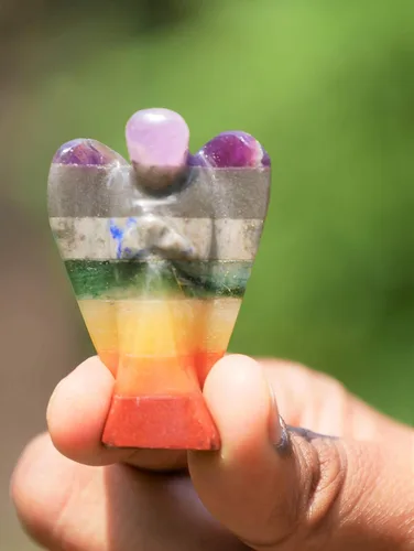 Vista 8 de Crocon Figura curativa de ángel de bolsillo de siete chakras, cristales de ángel de la guarda tallados a mano para energía positiva, mini estatua