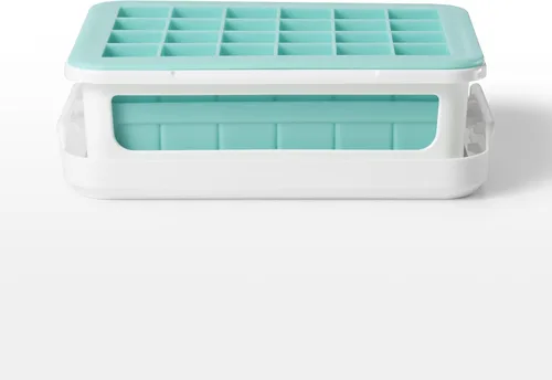 Vista 7 de OXO charola de silicona para hielo, Cubos pequeños , Azul claro