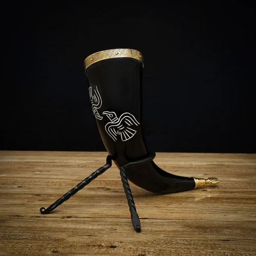 Vista 6 de Mythrojan Cuerno vikingo para beber 100% natural, auténtico, decoración de latón, cuerno nórdico con funda de cuero negro, bolsa de lona para vino
