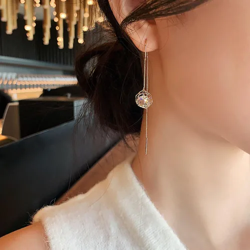 Vista 4 de Aretes largos de cadena larga con diseño de rosas para mujer, aretes largos con borla para dama de honor, boda