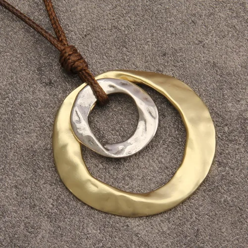 Vista 3 de Jeilwiy Collar de cuero para mujer, collar funky, gargantilla con dije, estilo bohemio, joyería
