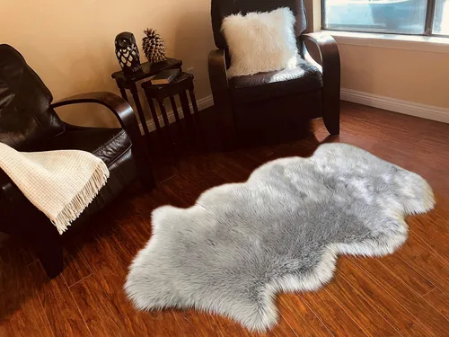 Vista 10 de LAMBZY Alfombra de piel de oveja auténtica, parte inferior gruesa y fuerte, fácilmente lavable, resistente a las manchas, perfecta para sala