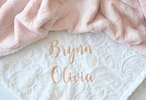 Vista 3 de Manta de bebé de felpa personalizada con nombre personalizado para el nombre del bebé de las niñas, regalo de bebé personalizado para baby shower