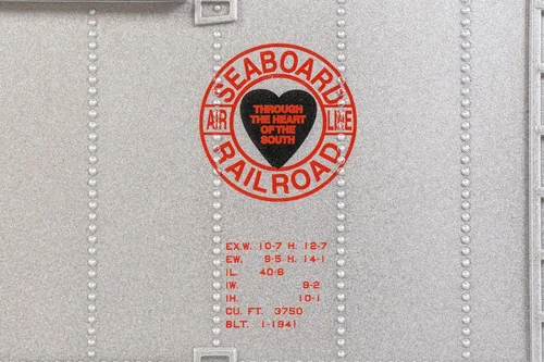 Vista 3 de Bachmann Trains - PS1 40' Box CAR - Seaboard® # 2525 - Beer CAR (Plata) - Escala HO