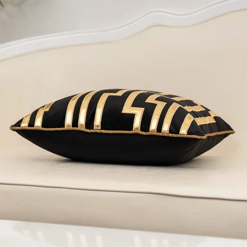 Vista 3 de Alerfa Funda de almohada de cuero dorado a rayas negras de 18 x 18 pulgadas, funda de almohada geométrica de lujo decorativa de terciopelo bordado