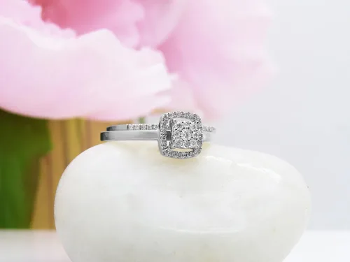 Vista 3 de Dazzlingrock Collection Juego de anillos de compromiso de diamantes redondos de 0,30 quilates para mujer, estilo racimo, para mujer, de 13 quilates