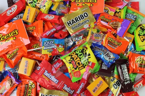 Vista 3 de Paquete variado de chocolates y dulces, 2 libras, surtido de dulces de chocolate a granel, bolsa de caramelos a granel CandyMix, caramelos